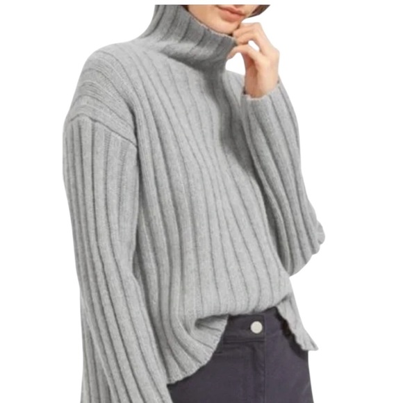 Italmode Sweaters - MERINO WOOL ITALMODE Women’s Gray Ribbed Long Sleeve V Neck Sweater Size XL EUC